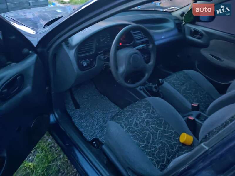 Седан Daewoo Sens 2004 в Днепре
