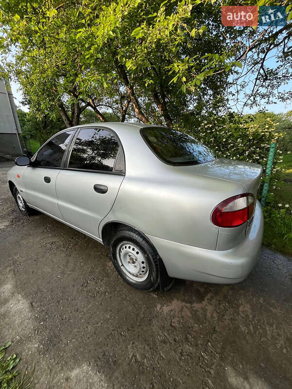 Седан Daewoo Sens 2003 в Золочеве
