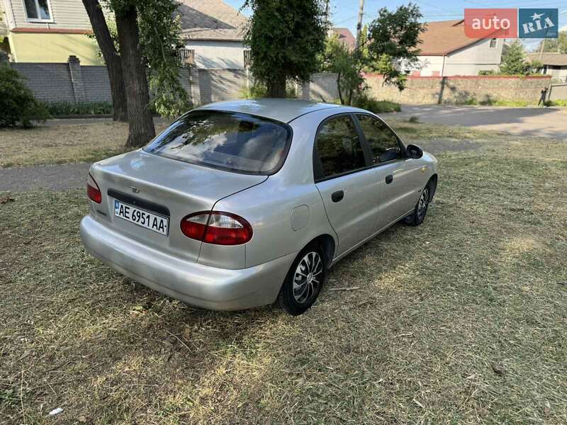 Седан Daewoo Sens 2004 в Днепре
