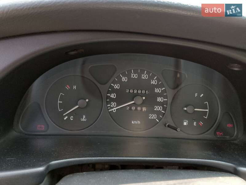 Седан Daewoo Sens 2003 в Чернигове