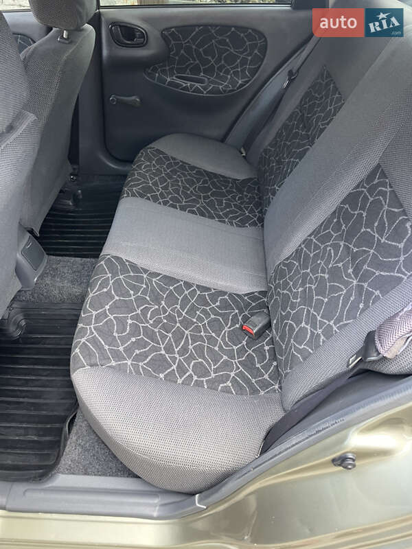 Седан Daewoo Sens 2004 в Львове
