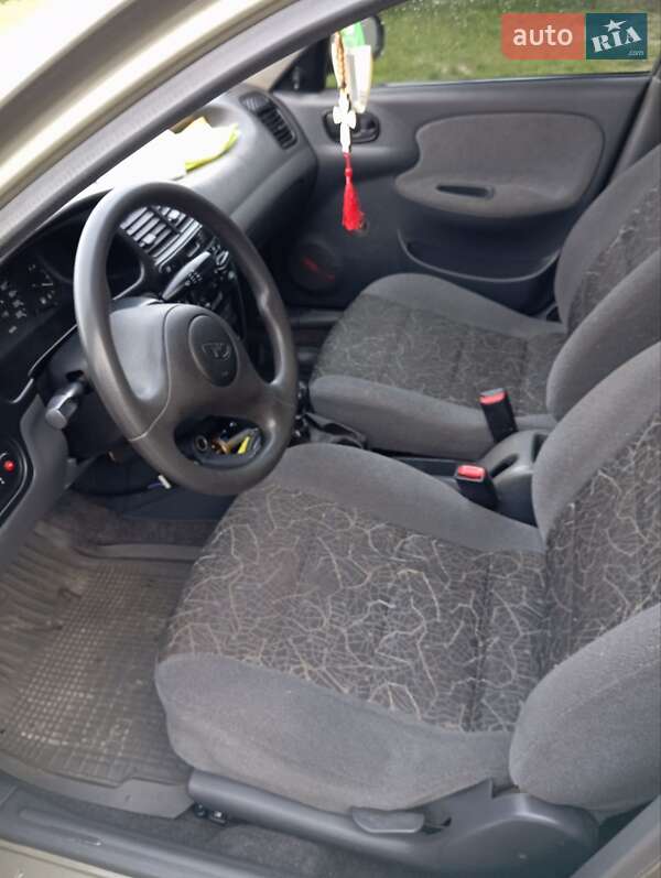 Седан Daewoo Sens 2004 в Буську