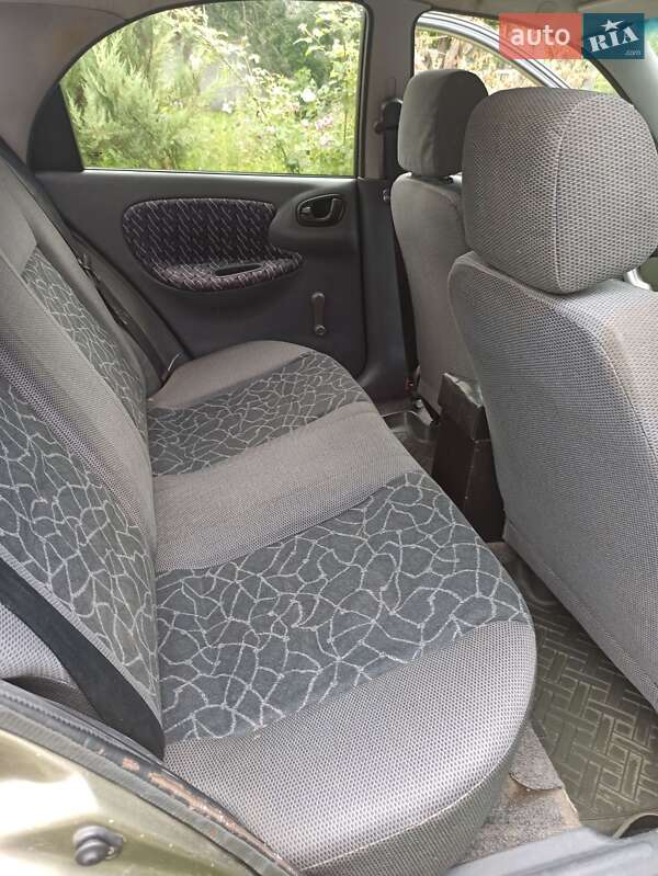 Седан Daewoo Sens 2003 в Чернигове