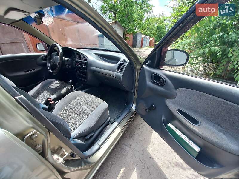 Седан Daewoo Sens 2004 в Кривому Розі