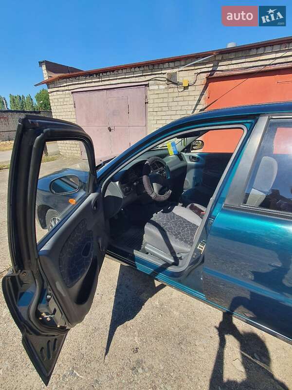 Седан Daewoo Sens 2003 в Вараше