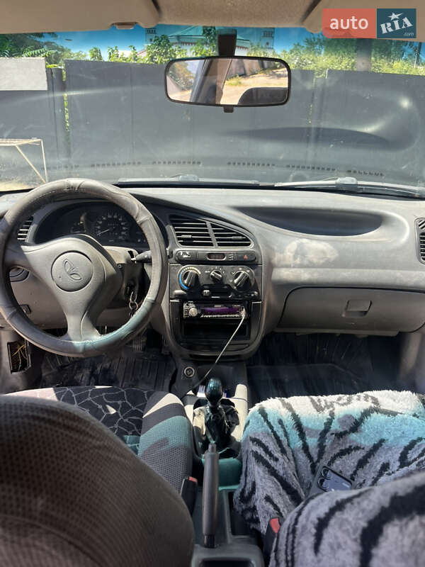 Седан Daewoo Sens 2002 в Килии