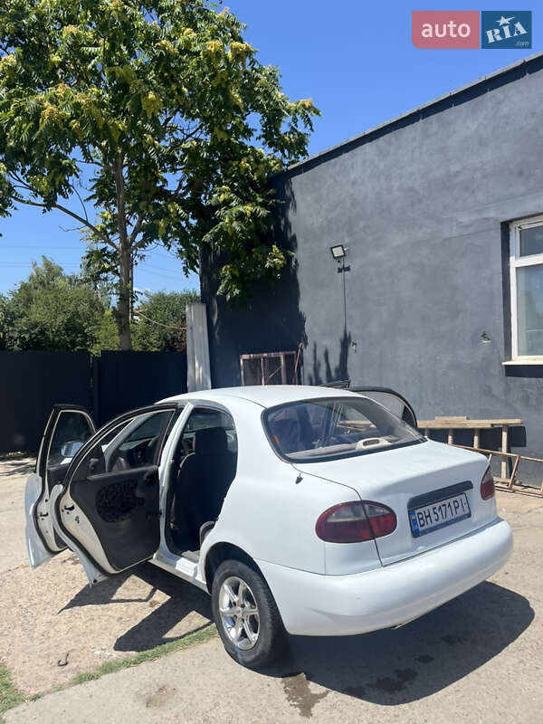 Седан Daewoo Sens 2002 в Килии
