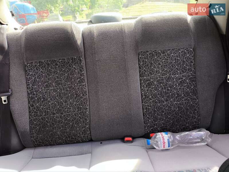 Седан Daewoo Sens 2004 в Гребінці