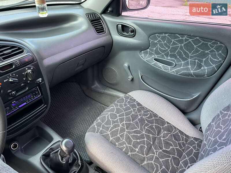 Седан Daewoo Sens 2002 в Полонному
