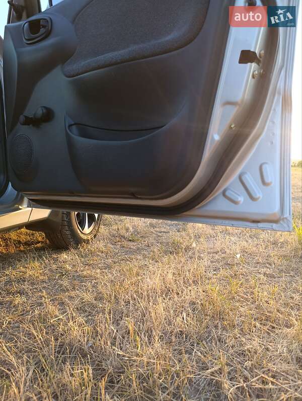 Седан Daewoo Sens 2004 в Запорожье
