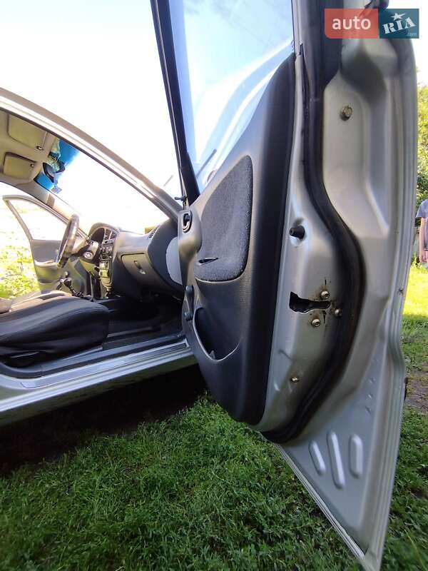 Седан Daewoo Sens 2004 в Гадячі