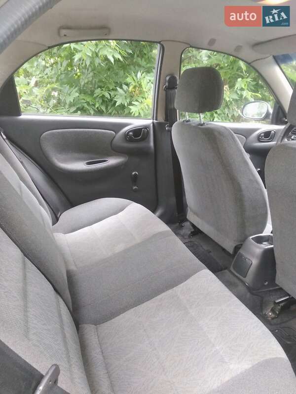 Седан Daewoo Sens 2004 в Петропавловской Борщаговке