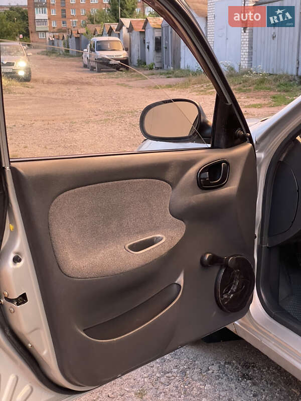 Седан Daewoo Sens 2005 в Хмільнику