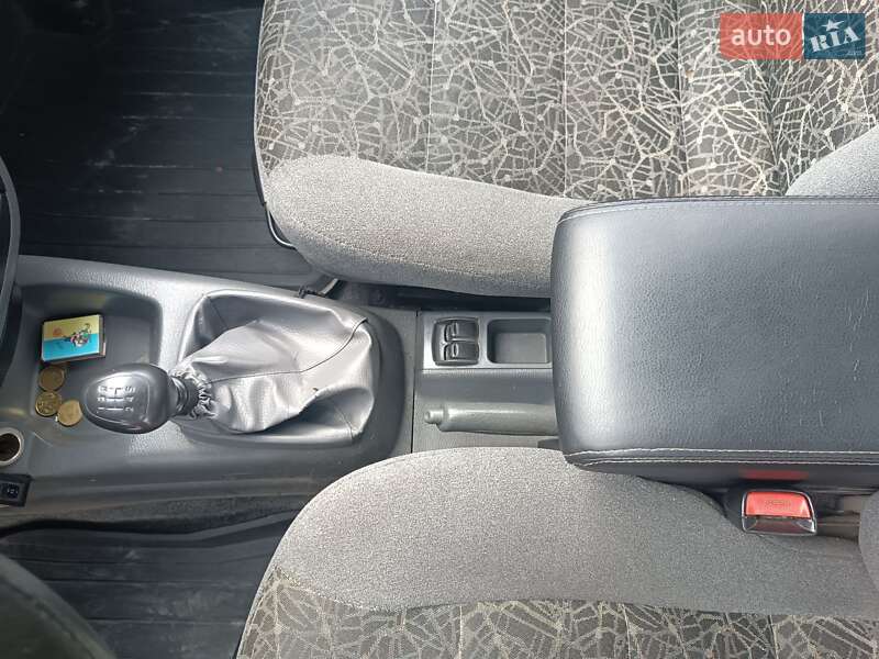 Седан Daewoo Sens 2004 в Ровно