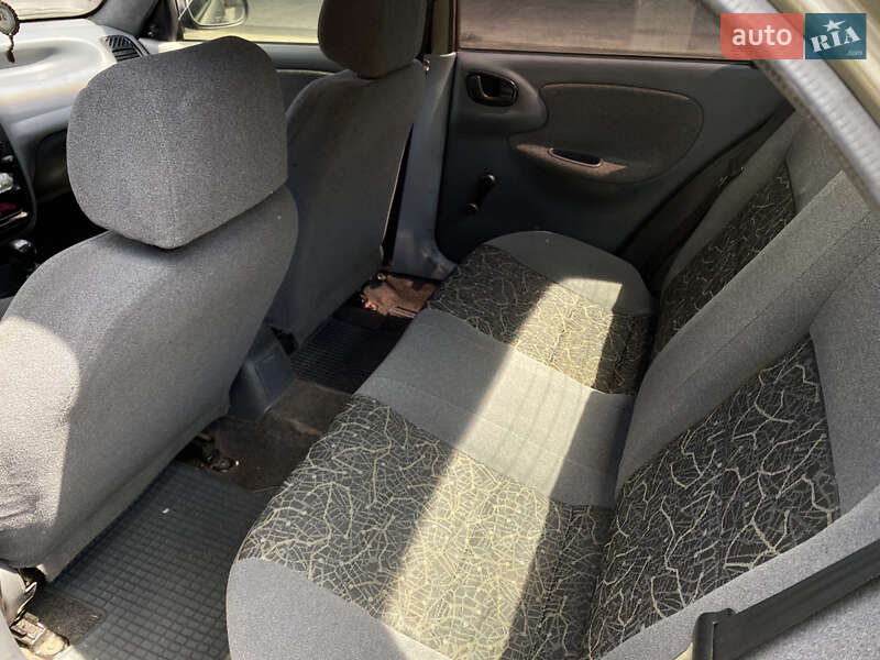 Седан Daewoo Sens 2004 в Ужгороде