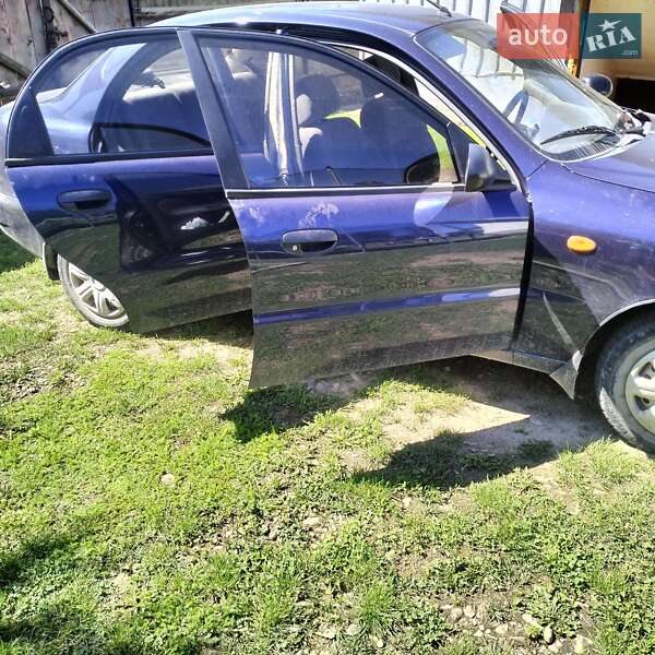Седан Daewoo Sens 2006 в Косове