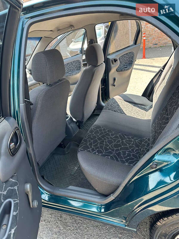 Седан Daewoo Sens 2003 в Киеве
