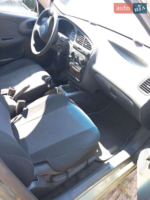 Седан Daewoo Sens 2004 в Запорожье