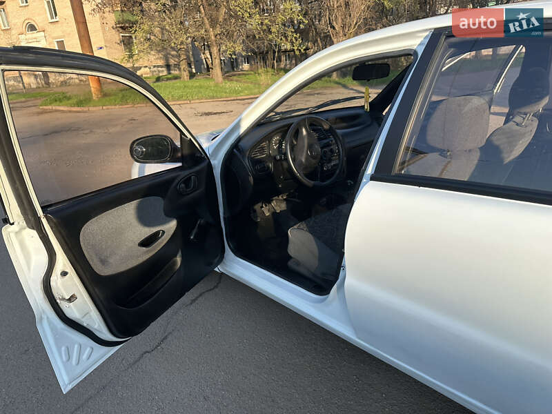 Седан Daewoo Sens 2004 в Кривом Роге
