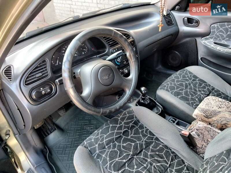 Седан Daewoo Sens 2003 в Львове
