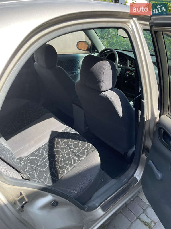 Седан Daewoo Sens 2004 в Полтаві