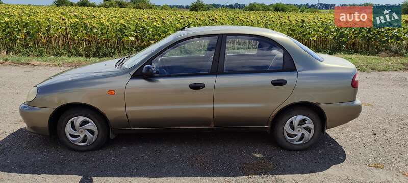 Седан Daewoo Sens 2007 в Хороле