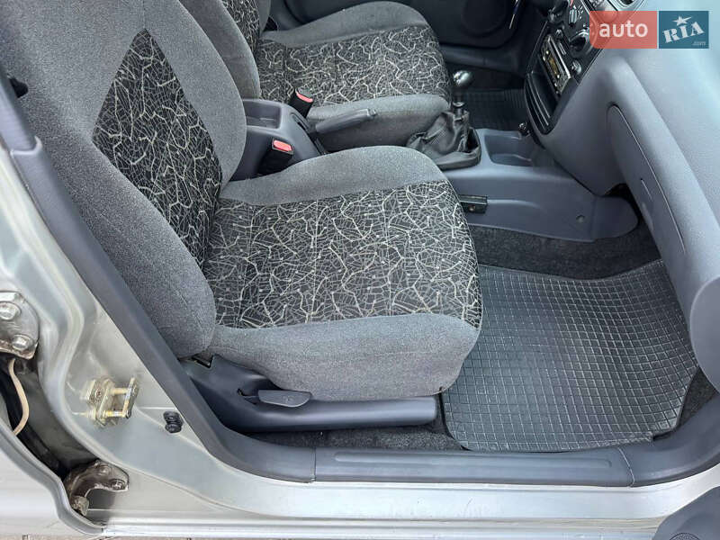 Седан Daewoo Sens 2004 в Житомире