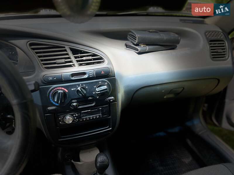 Седан Daewoo Sens 2004 в Олександрівці