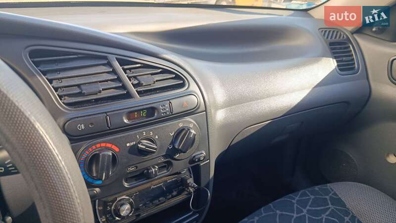 Седан Daewoo Sens 2003 в Киеве