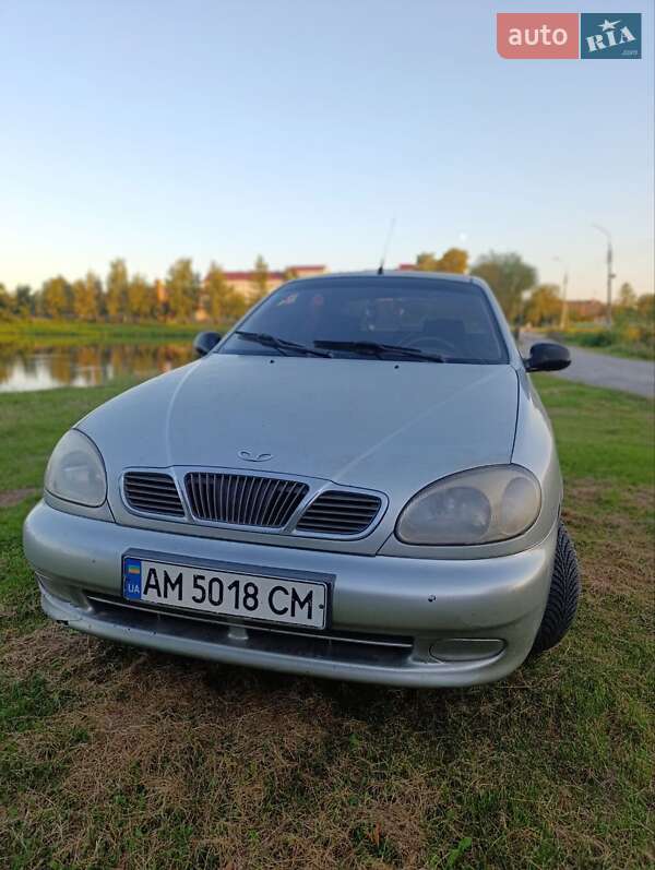 Седан Daewoo Sens 2004 в Романіву
