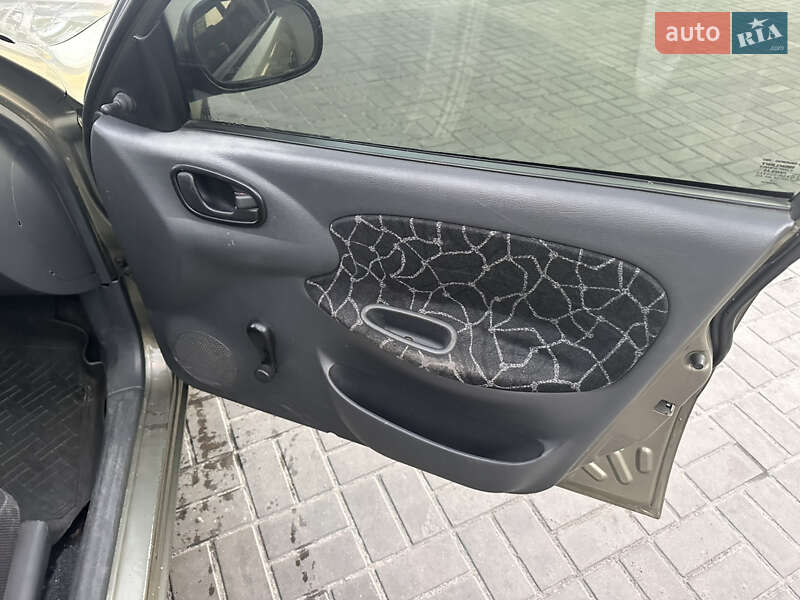 Седан Daewoo Sens 2004 в Кам'янському