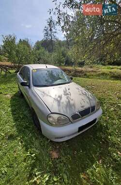 Седан Daewoo Sens 2004 в Буштино