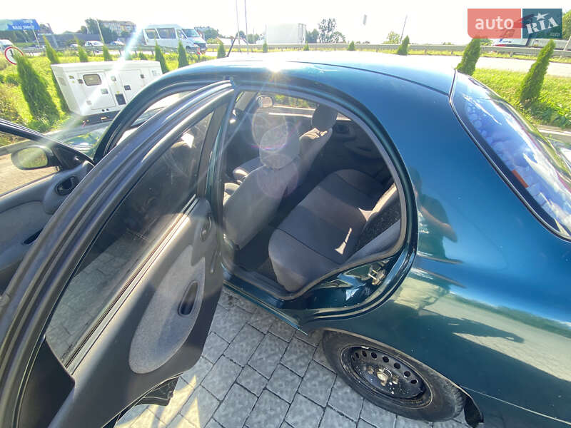 Седан Daewoo Sens 2004 в Львове