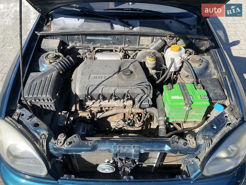 Седан Daewoo Sens 2004 в Львове