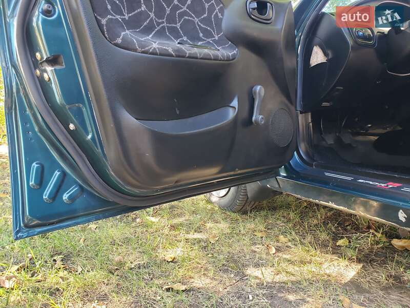 Седан Daewoo Sens 2001 в П'ятихатках