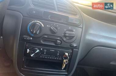 Седан Daewoo Sens 2001 в Сутисках