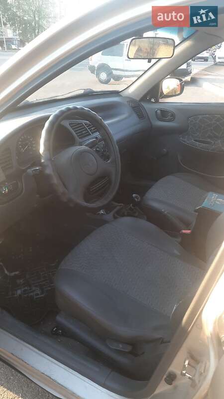 Седан Daewoo Sens 2004 в Киеве