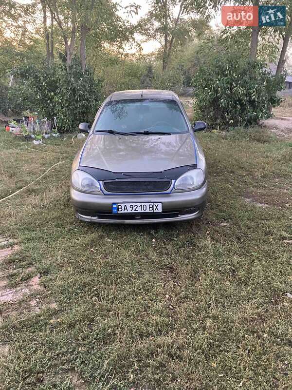 Седан Daewoo Sens 2005 в Новомиргороді