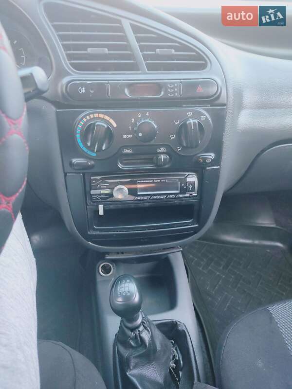 Седан Daewoo Sens 2004 в Житомире