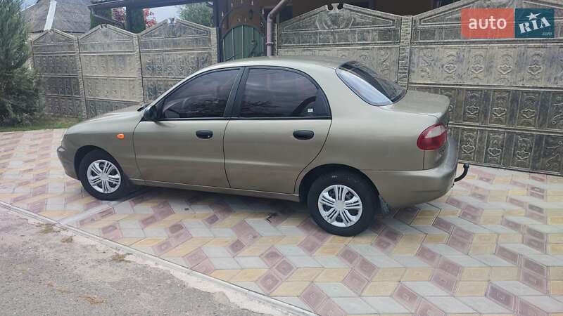 Седан Daewoo Sens 2005 в Хоролі