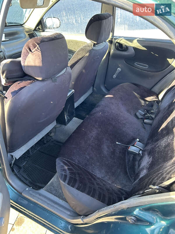 Седан Daewoo Sens 2004 в Хусте