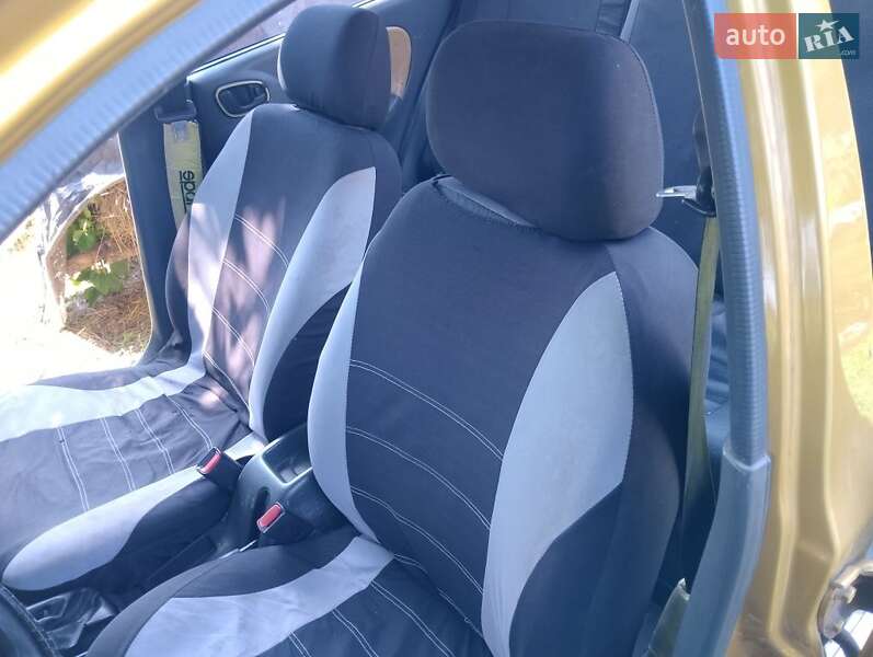 Седан Daewoo Sens 2003 в Ромнах