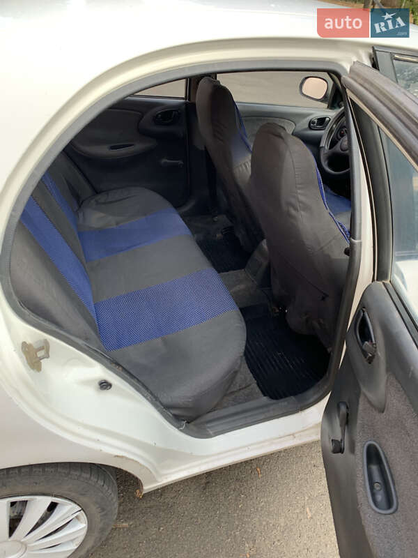 Седан Daewoo Sens 2005 в Новоукраинке