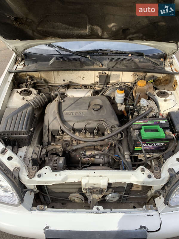 Седан Daewoo Sens 2005 в Новоукраинке