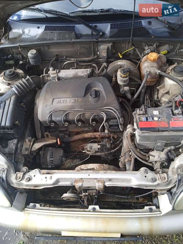 Седан Daewoo Sens 2004 в Вышгороде