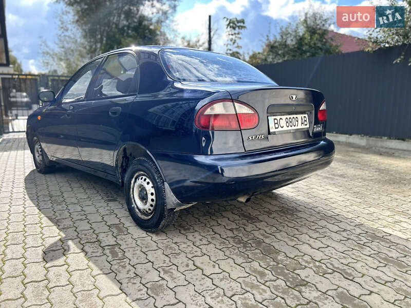 Седан Daewoo Sens 2004 в Жовкві
