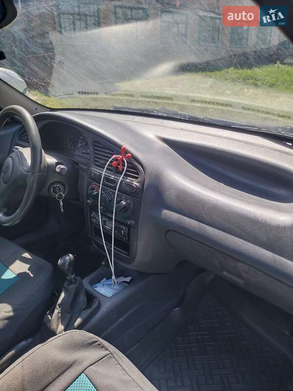 Седан Daewoo Sens 2004 в Помошной