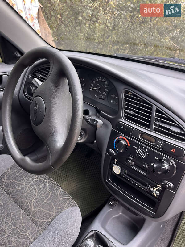 Седан Daewoo Sens 2004 в Миколаєві
