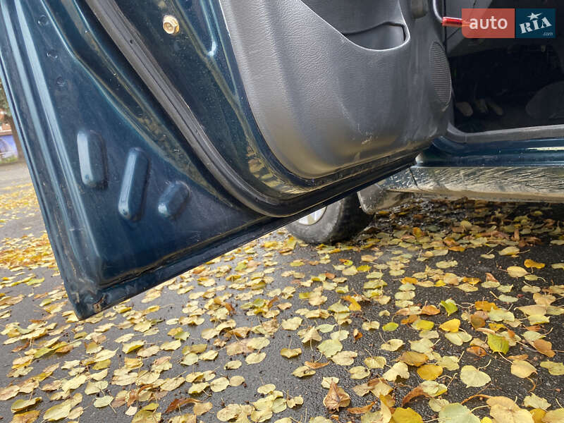 Седан Daewoo Sens 2004 в Тернополі