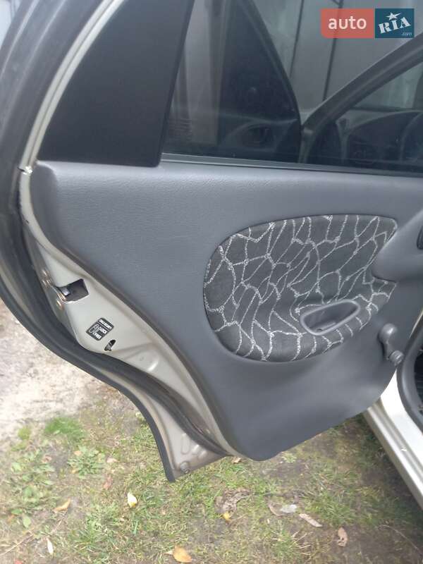 Седан Daewoo Sens 2003 в Рокитному